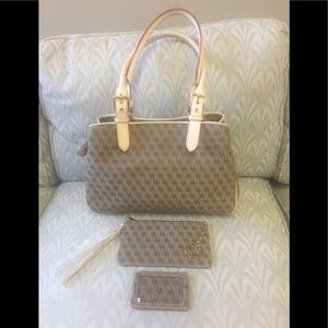 ❤️Dooney & Bourne Bucket Satchel